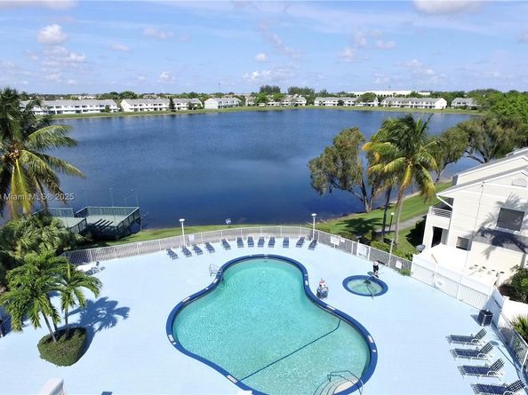 3417 NW 44th St 104, Oakland Park FL 33309