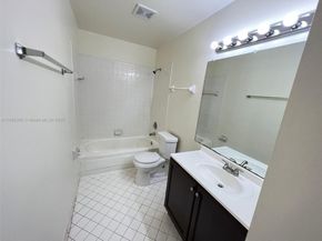 3417 NW 44th St 104, Oakland Park FL 33309