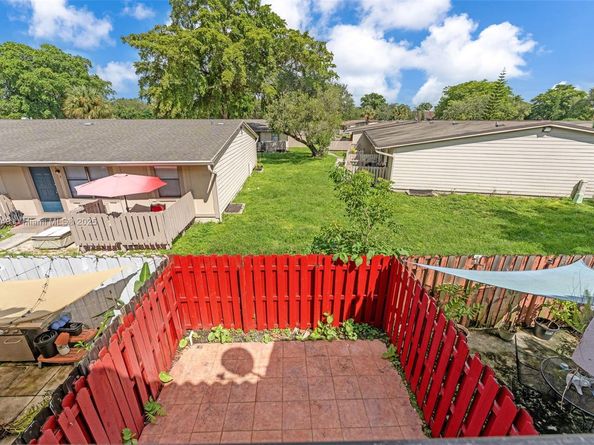 15430 SW 74th Cir Ct 506, Miami FL 33193