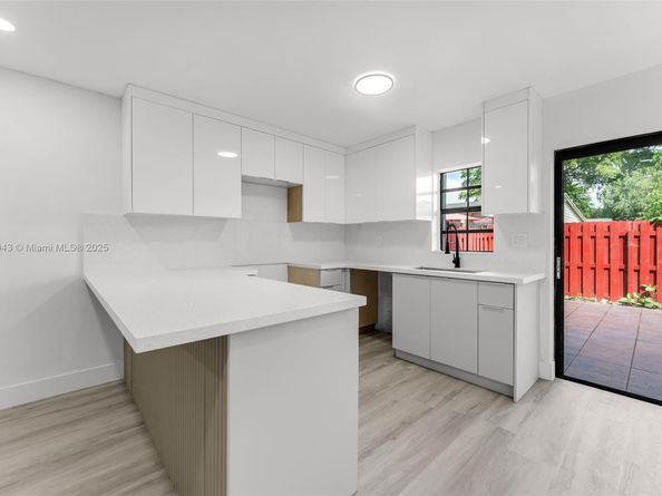 15430 SW 74th Cir Ct 506, Miami FL 33193