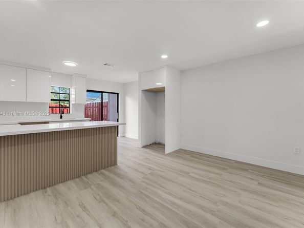 15430 SW 74th Cir Ct 506, Miami FL 33193