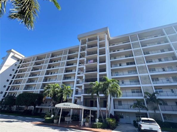 3300 N Palm Aire Dr 305, Pompano Beach FL 33069