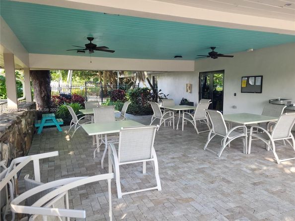 3300 N Palm Aire Dr 305, Pompano Beach FL 33069