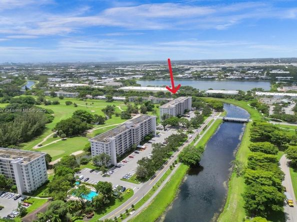 3300 N Palm Aire Dr 305, Pompano Beach FL 33069