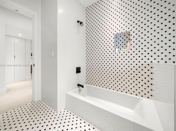 4485 N Jefferson Ave, Miami Beach FL 33140