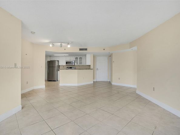 2351 Douglas Rd 604, Miami FL 33145