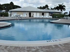 1009 Leisure Ln, Boynton Beach FL 33426