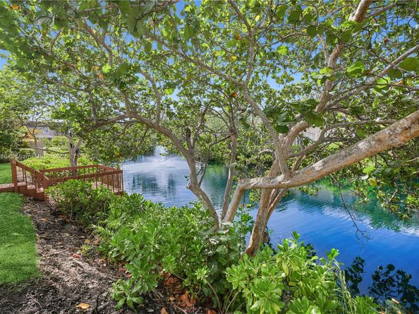 7150 SW 55th Ter W, Miami FL 33155