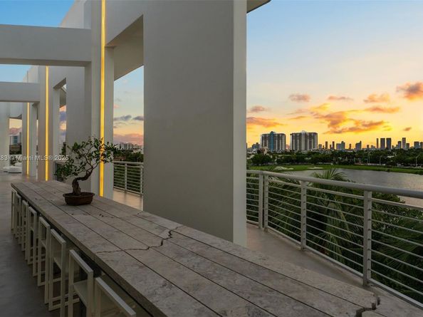 2001 Meridian Ave PH01, Miami Beach FL 33139