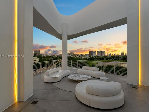2001 Meridian Ave PH01, Miami Beach FL 33139