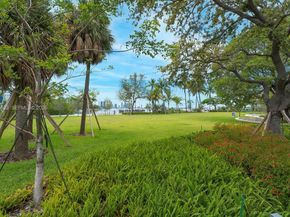 1670 Lincoln Ct. PH7E, Miami Beach FL 33139