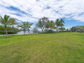 1670 Lincoln Ct. PH7E, Miami Beach FL 33139