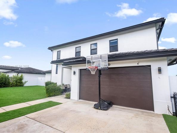 10940 SW 180th St, Miami FL 33157