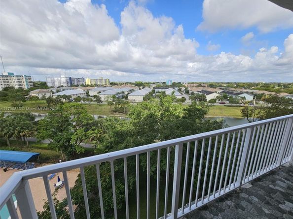 3850 Washington St 704, Hollywood FL 33021