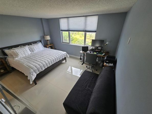 3850 Washington St 704, Hollywood FL 33021