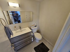3850 Washington St 704, Hollywood FL 33021