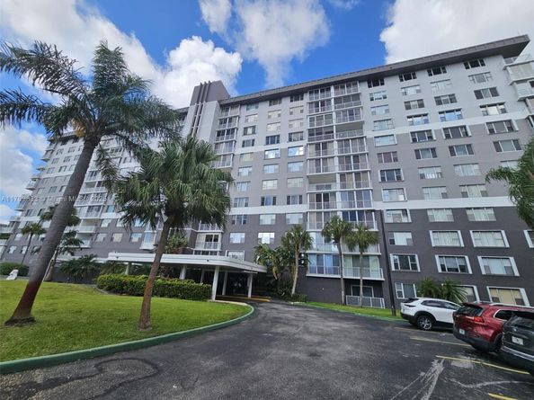 3850 Washington St 704, Hollywood FL 33021