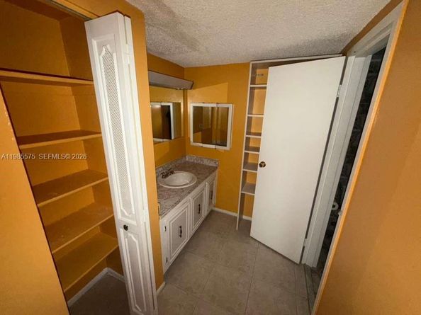 4848 NW 24th Ct 232, Lauderdale Lakes FL 33313