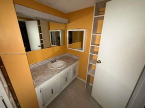 4848 NW 24th Ct 232, Lauderdale Lakes FL 33313