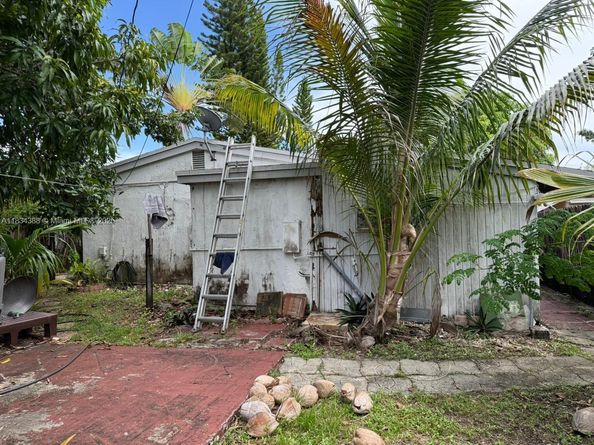 1535 NE 171st St, North Miami Beach FL 33162
