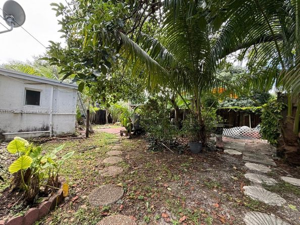 1535 NE 171st St, North Miami Beach FL 33162