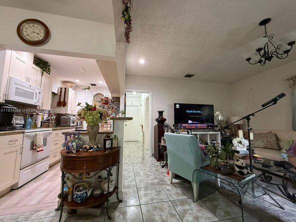 1535 NE 171st St, North Miami Beach FL 33162