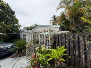 1535 NE 171st St, North Miami Beach FL 33162