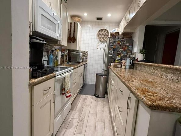 1535 NE 171st St, North Miami Beach FL 33162