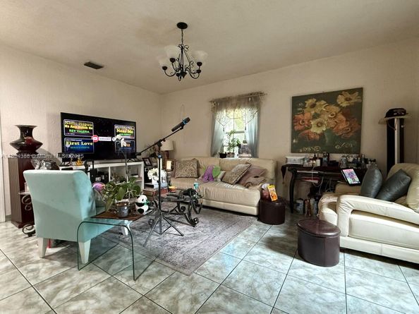 1535 NE 171st St, North Miami Beach FL 33162