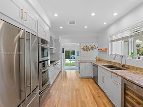 4490 Royal Palm Ave, Miami Beach FL 33140