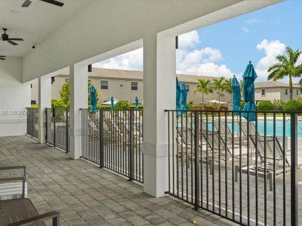 2641 SE 12th St 2641, Homestead FL 33035