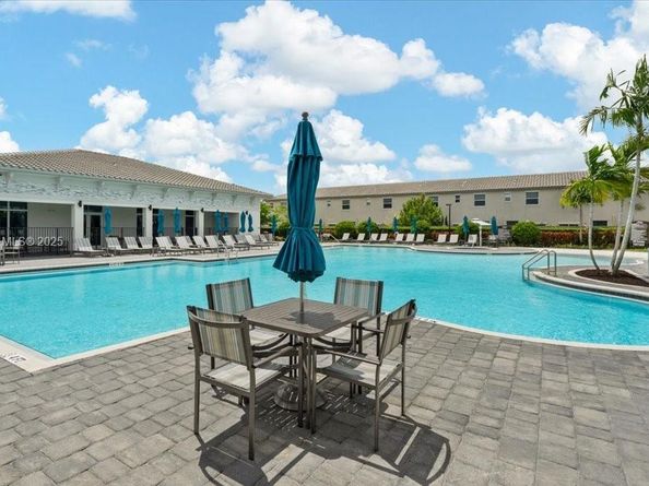 2641 SE 12th St 2641, Homestead FL 33035