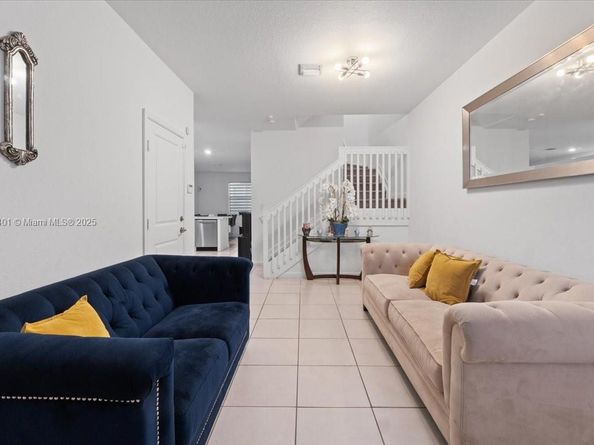 2641 SE 12th St 2641, Homestead FL 33035