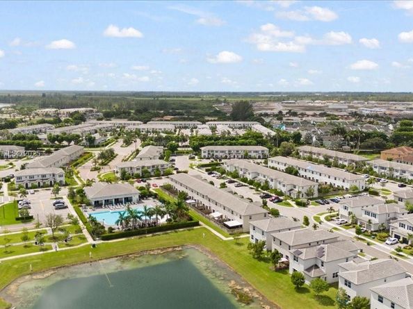 2641 SE 12th St 2641, Homestead FL 33035