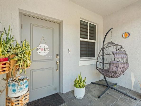 2641 SE 12th St 2641, Homestead FL 33035