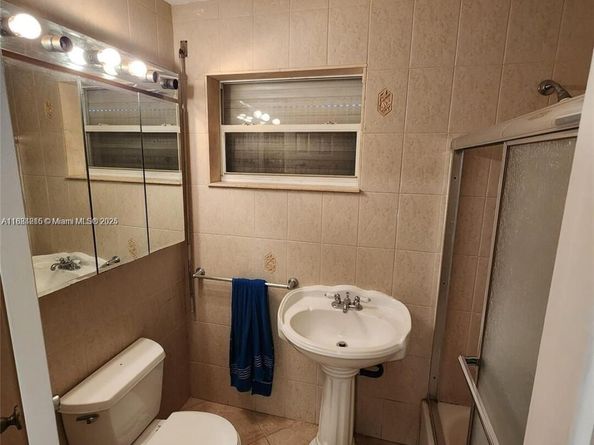 1843 Wiley St, Hollywood FL 33020