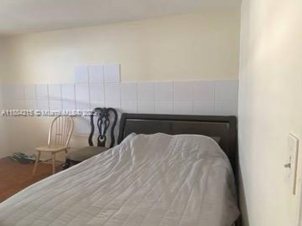 1843 Wiley St, Hollywood FL 33020