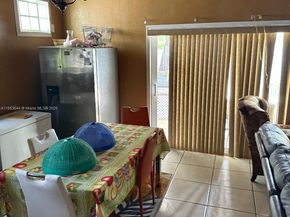985 NE 146th St, North Miami FL 33161