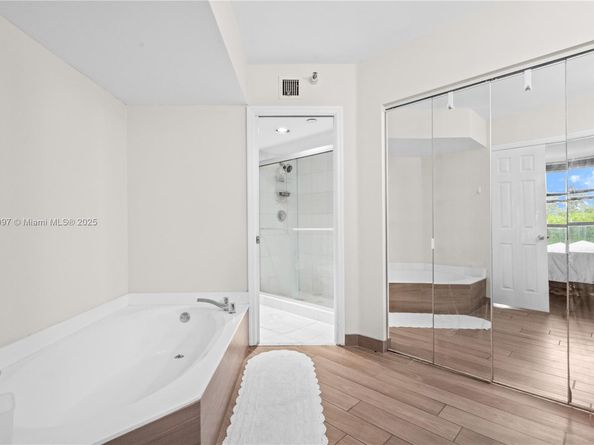 3530 Mystic Pointe Dr 309, Aventura FL 33180