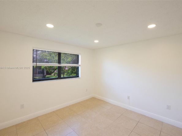 9963 Nob Hill Pl 0, Sunrise FL 33351
