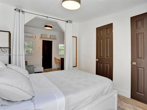 2204 Mckinley St, Hollywood FL 33020