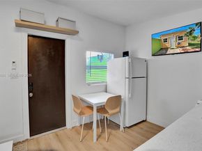 2204 Mckinley St, Hollywood FL 33020