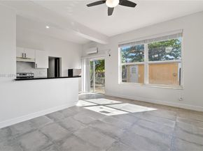 2204 Mckinley St, Hollywood FL 33020