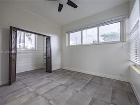2204 Mckinley St, Hollywood FL 33020