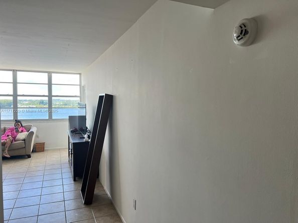 1301 NE Miami Gardens Dr 1024W, Miami FL 33179