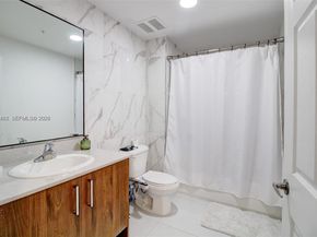 10950 NW 82nd St 319, Doral FL 33178