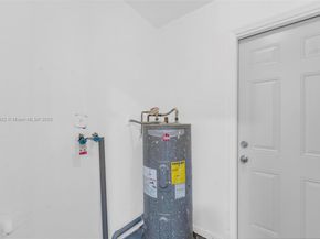3051 NW 77th St, Miami FL 33147