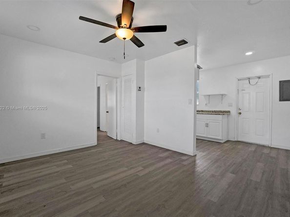 3051 NW 77th St, Miami FL 33147