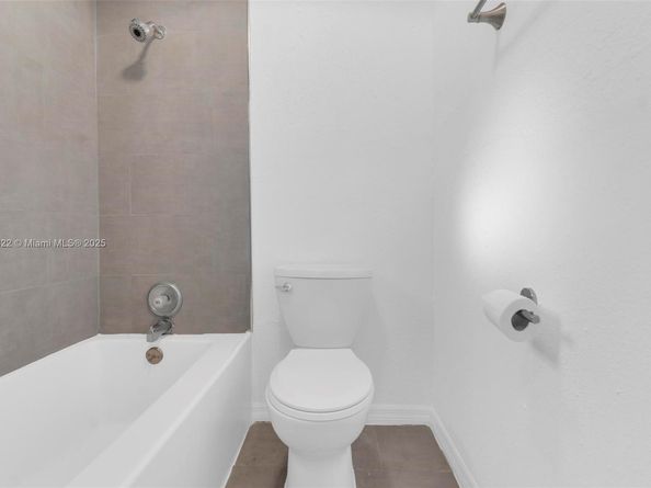 3051 NW 77th St, Miami FL 33147