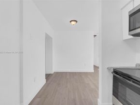3051 NW 77th St, Miami FL 33147